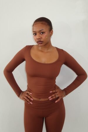 BROWN SCOOP NECK LONG SLEEVE